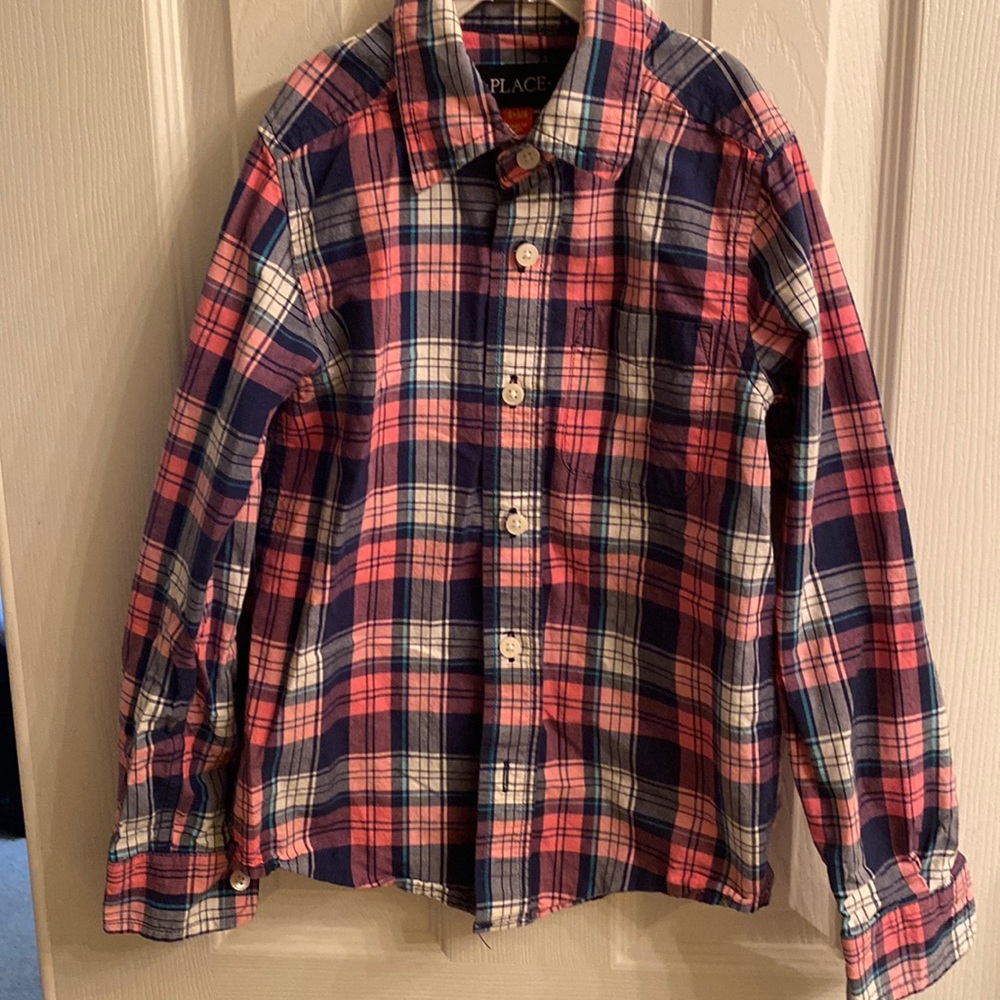 Children’s Place multicolored boys size 5/6 button down shirt.